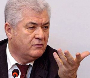 В письме Патриарху Московскому и всея Руси Кириллу, Владимир Воронин назвал Митрополию Молдовы разменным товаром на рынке политических проектов