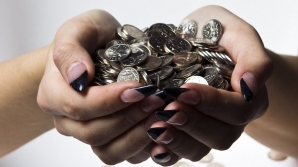 Средняя заработная плата за первые восемь месяцев этого года составила около трех тысяч леев