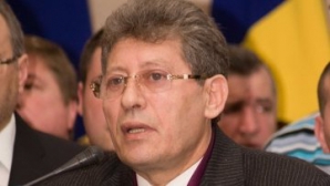 Михай Гимпу: Непросто дискутировать с партией, у которой есть два варианта развития событий
