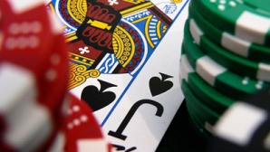 Криминал  vs покер – кто возьмет верх?
