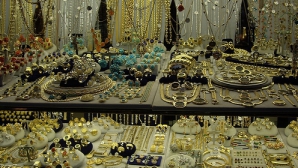 ЦБЭПК обнаружил пять килограммов изделий из золота и серебра без документов