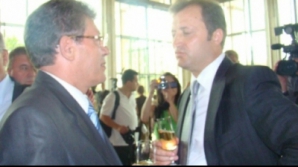 Либералы: ЛДПМ скопировала лозунг в 2009 и приоритеты в 2011