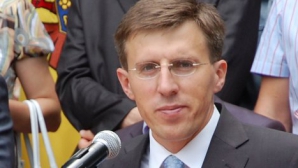 Киртоакэ продолжает раздавать предвыборные подарки