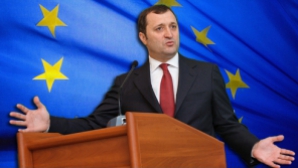 Влад Филат отправляется в Брюссель за подарком к своему дню рождения