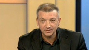 Офицер ЦБЭПК случайно сам себя ранил, заявил Серджиу Мокану