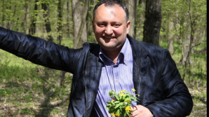 Додон обвиняет муниципальные власти в геноциде культуры