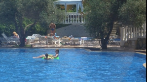 Отдыхающие предпочитают озерам бассейны – там вода чище