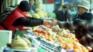 Группа протестующих заблокировала вход на рынок сектора Буюканы