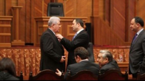 Филат «консультируется» тет-а-тет с Ворониным и по телефону с Додоном