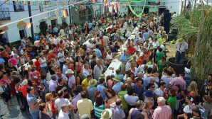 Испанский Моклинехо может стать первым в мире городом геев и лесбиянок