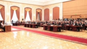 Депутаты парламента начинают работу