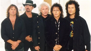 Легендарная рок-группа "Smokie" дала концерт в Национальном дворце республики