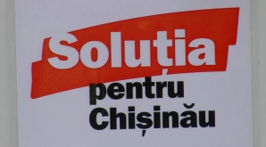 Фонд "Решение" начал остекление подъездов домов в Кишиневе 