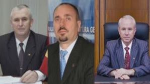 «Генеральному прокурору, директору СИБа и председателю Национальной комиссии по финансовому рынку следовало бы уйти в отставку с почетом»