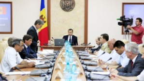 «Влад Филат отложил реорганизацию в правительстве для сохранения спокойствия в АЕИ до избрания президента»