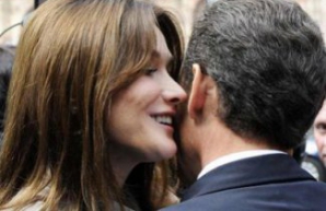 Новорожденную дочь президентской четы Франции назвали Джулией