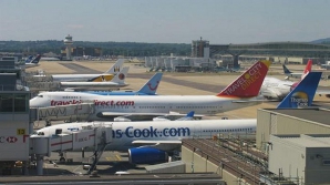 Из-за густого тумана, тысячи пассажиров были заблокированы в аэропортах Лондона