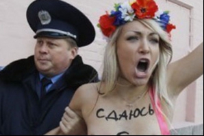 Активистки женского движения "Фемен" устроили акцию протеста против EURO-2012