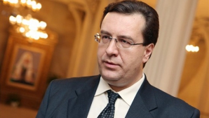 Лупу выдвигается на президентство:  Одни занимаются поисками двух голосов, а другие против