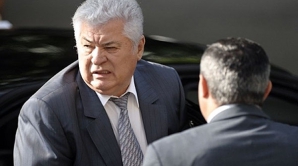 "Воронин хочет усыпить бдительность АЕИ и потому говорит: "Ребята, выберите президента"