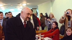 «Смирнов использует все ресурсы, чтобы остаться у власти»