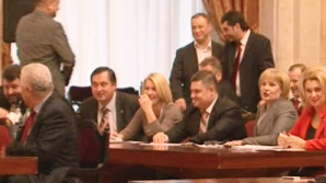 Лупу призывает ПКРМ к диалогу. Коммунисты смеются