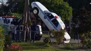 Американский полицейский во время движения отвлекся и его машина встала на дыбы