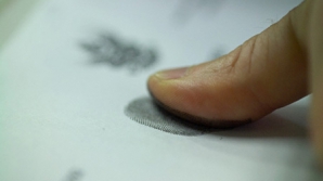 На Украине предложили снимать отпечатки пальцев у будущих чиновников