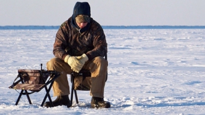 Свыше ста рыбаков вышли на подледный лов в Данченах