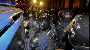 В Бухаресте произошли новые столкновения между демонстрантами и полицейскими