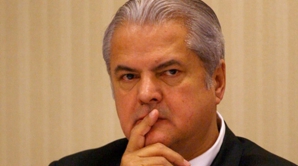 Экс-премьер Румынии приговорен к двум годам заключения условно