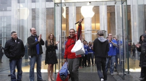 Apple продала три миллиона iPad нового поколения