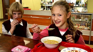 Обед школьника в столице стоит семь леев