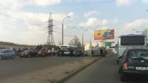 ДТП на виадуке: Троллейбус столкнулся с двумя легковыми авто