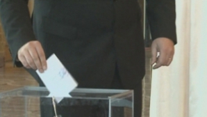 Депутаты по-разному складывали избирательные бюллетени для выявления потенциального предателя