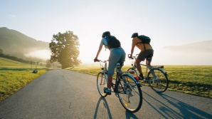 Премьер Молдовы и посол США совершат велосипедную прогулку по трассе, отремонтированной на деньги Штатов
