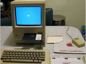 Технологический антиквариат от Apple продают за 100 тысяч долларов