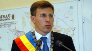 Киртоакэ хочет, чтобы молдавский флаг был аналогичен румынскому