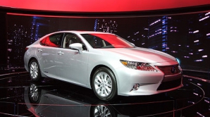 Lexus ES впервые оснастили гибридной силовой установкой