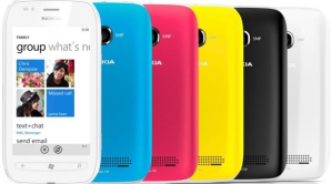 Nokia терпит убытки из-за перехода смартфонов на новую платформу Microsoft