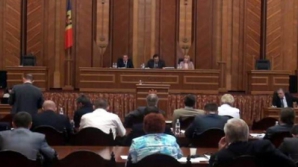 К Пасхе народные избранники  получили по 1480 леев каждый. Коммунистов премия обошла стороной