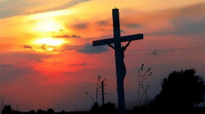 Православные христиане вспоминают в Страстную пятницу распятие и смерть Иисуса Христа
