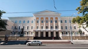 Сотрудники кишиневского комиссариата полиции, застигнутые в момент получения взятки, уволены