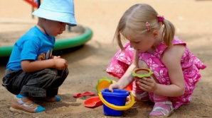 Внимание, родители! Игра в песочнице опасна для детей