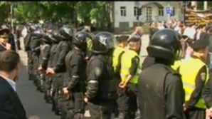 Столкновения у парламента. Протестуют Маркел и коммунисты! Удвоено число полицейских! (ФОТО И ВИДЕО)