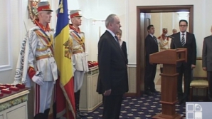 Николай Тимофти начал раздавать медали, поощрив тех, кто уже награжден