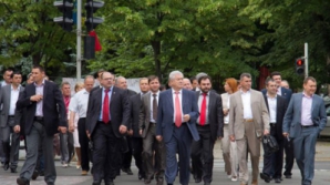 Говорят в парламенте: Коммунисты вернулись на заседания, чтобы не терять зарплату