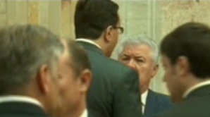 Коммунистов встретили аплодисментами депутаты АЕИ (ВИДЕО)