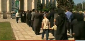 Сотни православных христиан вышли на улицы Кишинева (ФОТО)