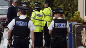 Британским полицейским запретили есть продукты из фирменной упаковки